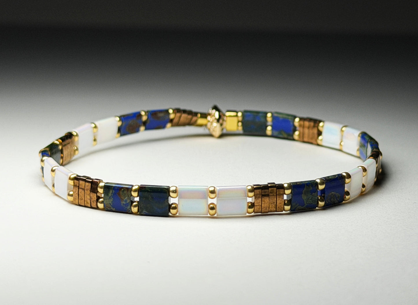 Royal Reef Stretch And Stack Bracelets Shimmering Snowflake Eel