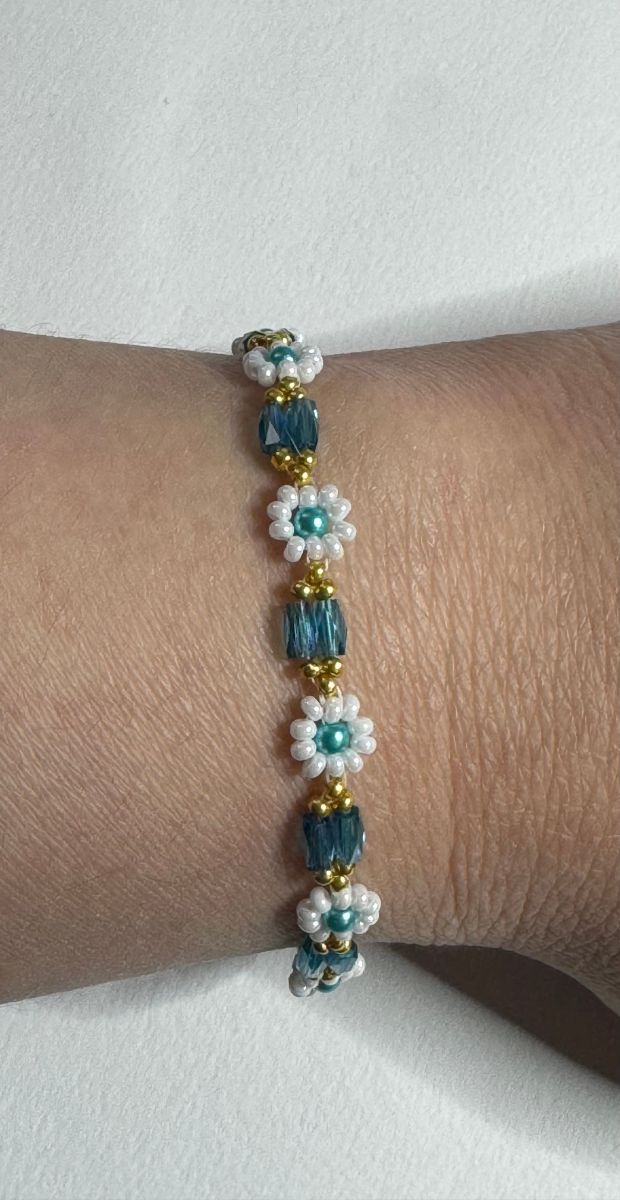 Dainty Daisies Lobster Claw Adjustable Chain Bracelet