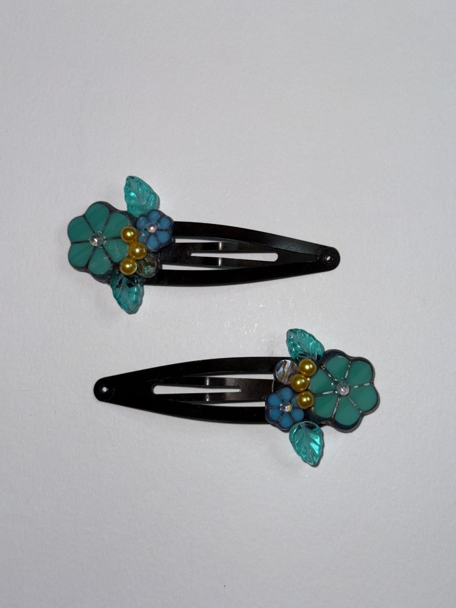 Sea Foam Blossom Hair Clip